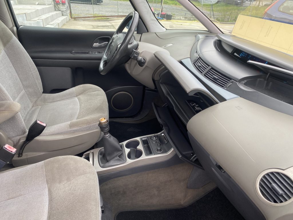 Renault Espace 2.2 dCi Initiale 6L