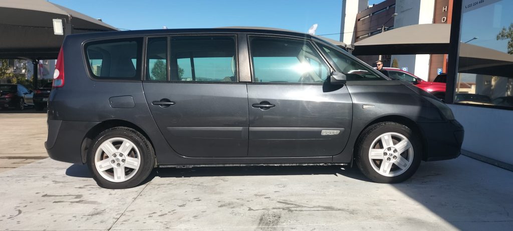 Renault Espace 2.2 dCi Initiale 6L