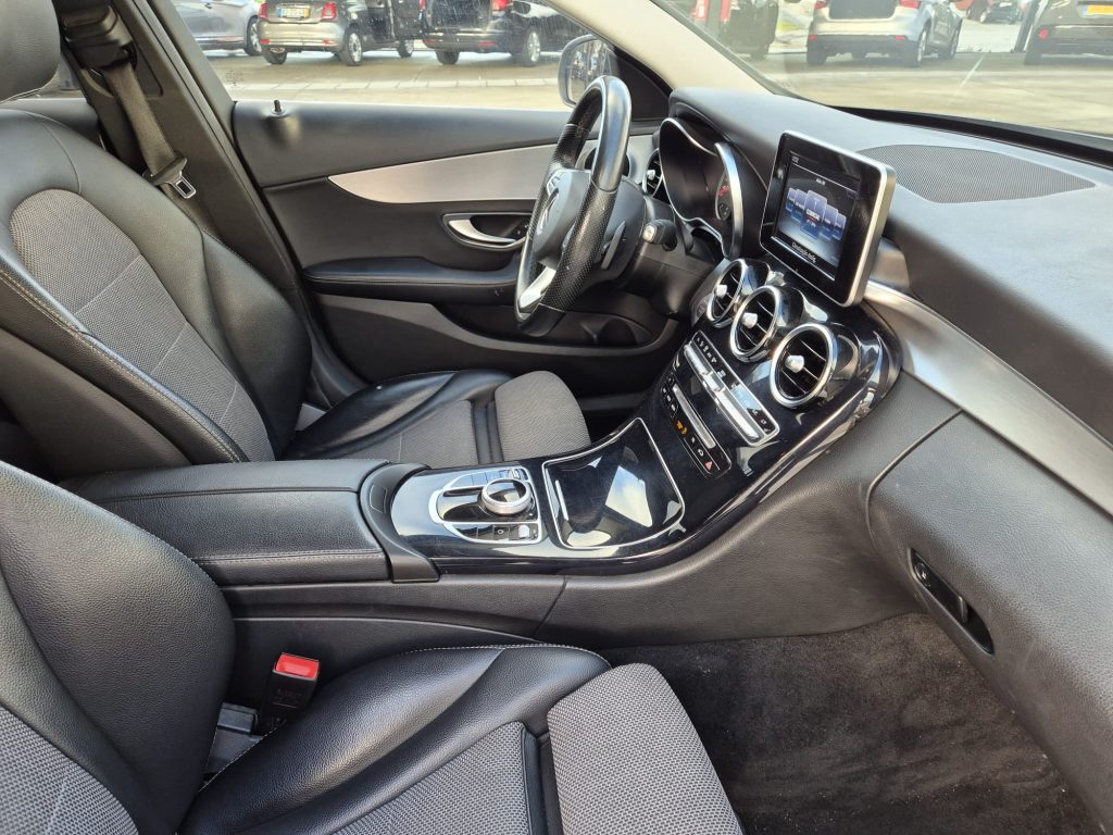 Mercedes-Benz C300 BlueTEC Hybrid Avantgarde +