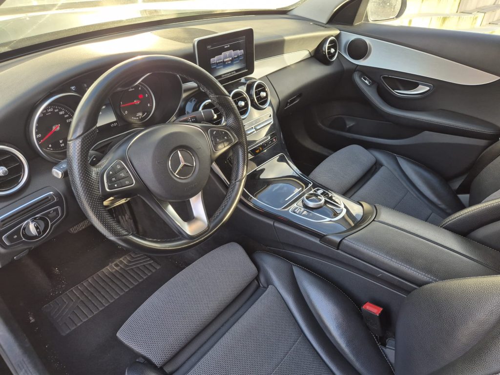 Mercedes-Benz C300 BlueTEC Hybrid Avantgarde +