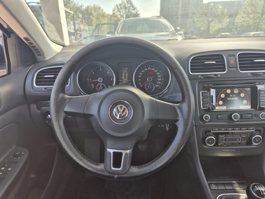 VW Golf 1.6 Confort