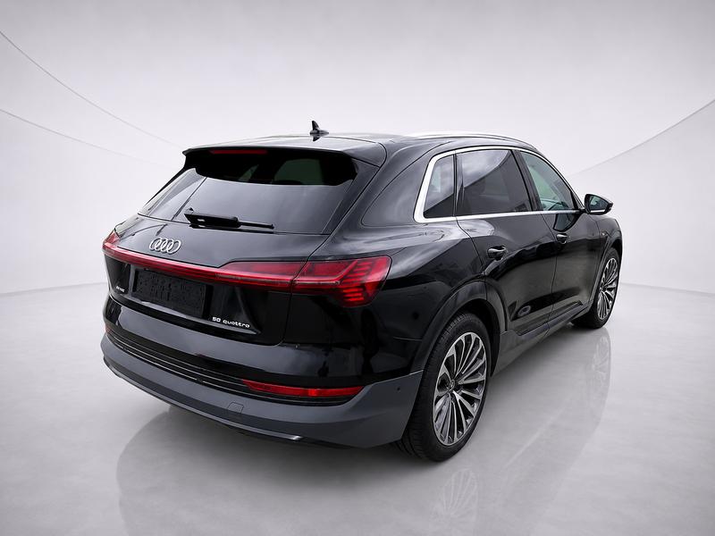 Audi E-tron 55 S Line
