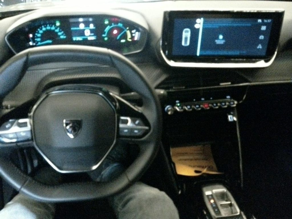 Peugeot e-3008 73 kWh Allure